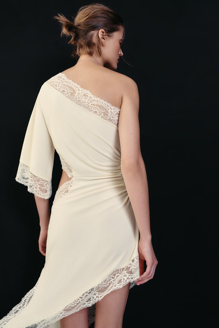 Vestido de encaje asimétrico 5