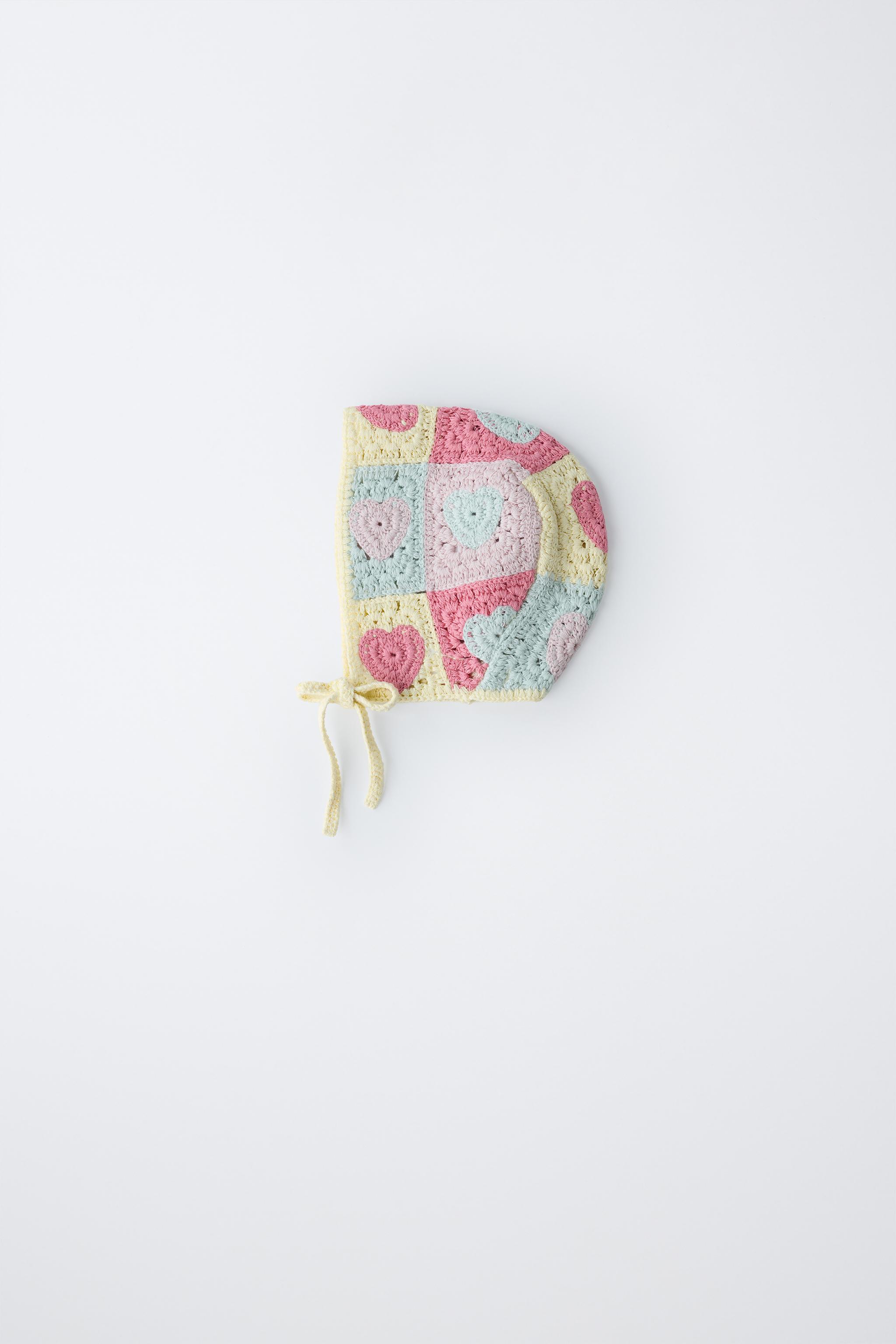 BONNET EN MAILLE CROCHET CŒURS