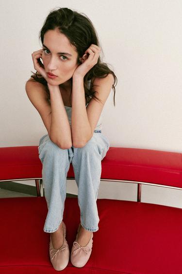 КОЖАНЫЕ БАЛЕТКИ СО СБОРКАМИ — Розовый от Zara