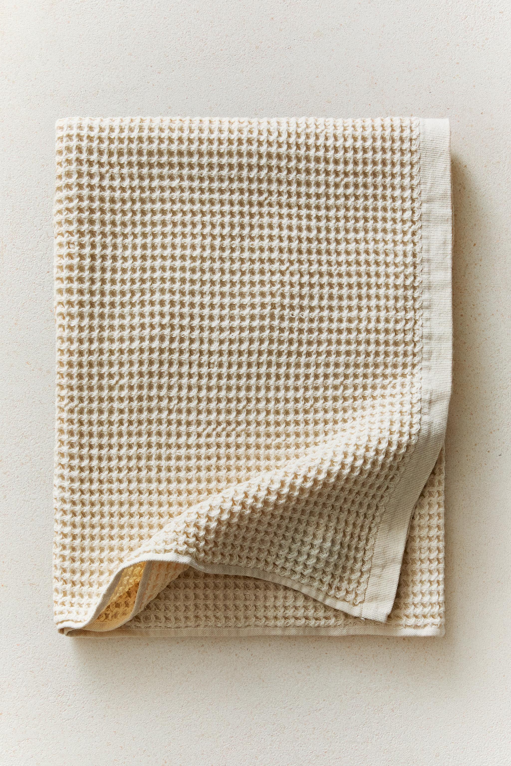 WAFFLE COTTON BATH TOWEL — Light beige