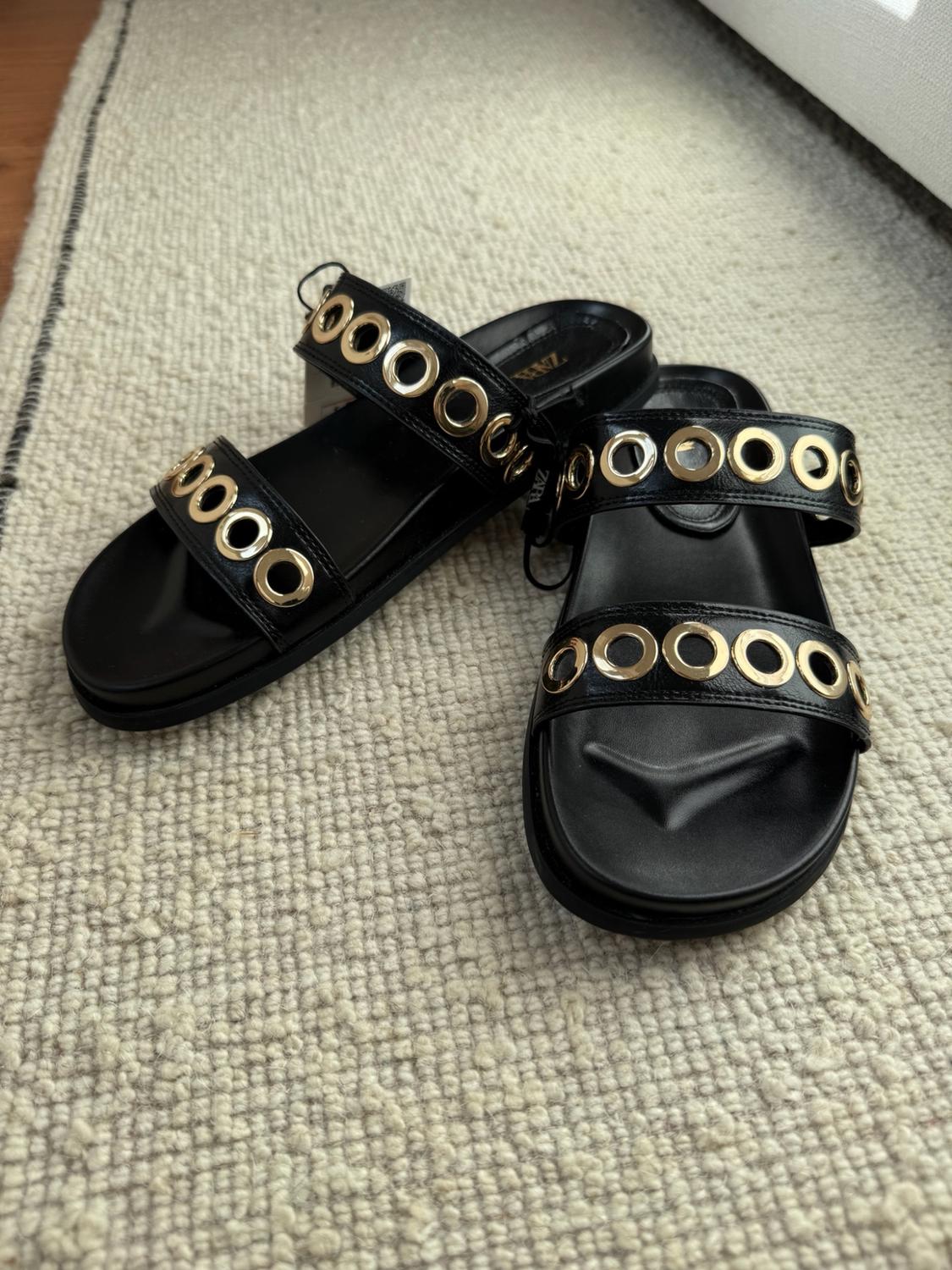 FLAT SLIDER SANDALS WITH APPLIQUÉS - Image 3
