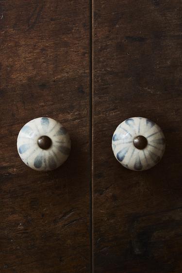 PACK OF CERAMIC FLOWER DOOR KNOBS (PACK OF 2) - Light blue by Zara
