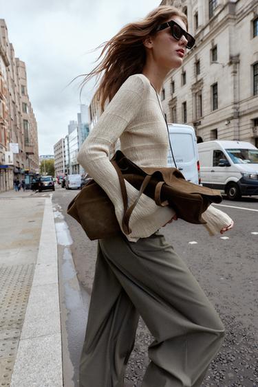 PULL EN MAILLE POINTELLE MANCHES ÉVASÉES - Beige de Zara - Image 3