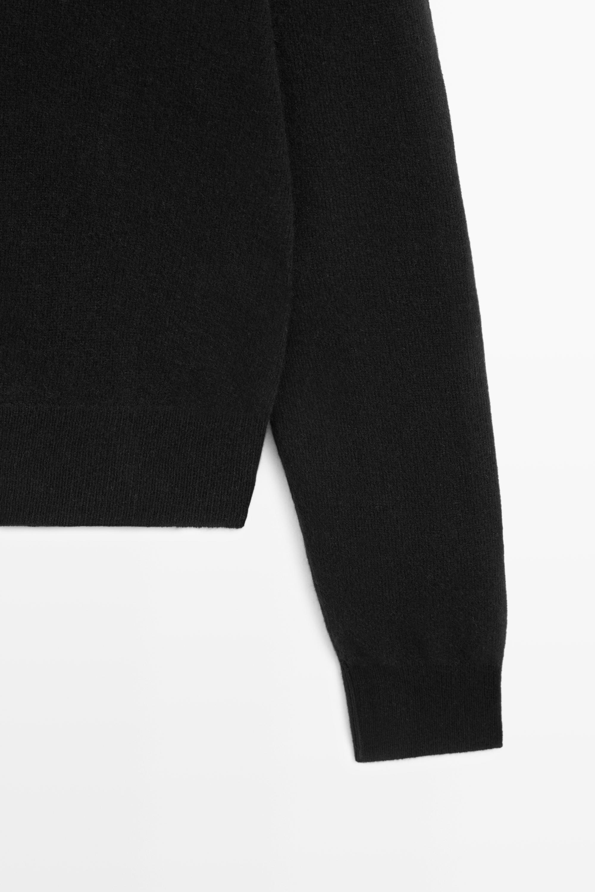 Wool blend knit V-neck sweater