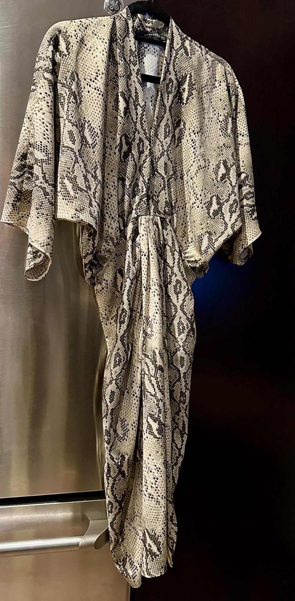 DRAPED PRINT DRESS - Image 2