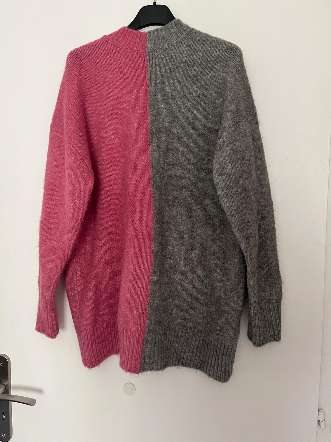 KNIT SWEATER WITH BACK BUTTONS - Image 2