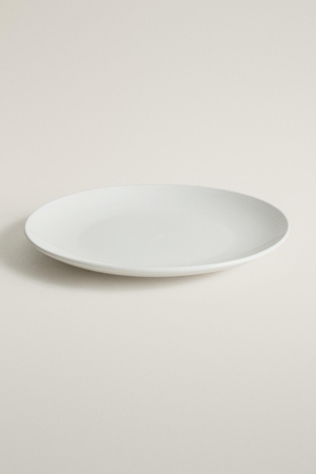STONEWARE DINNER PLATE — White