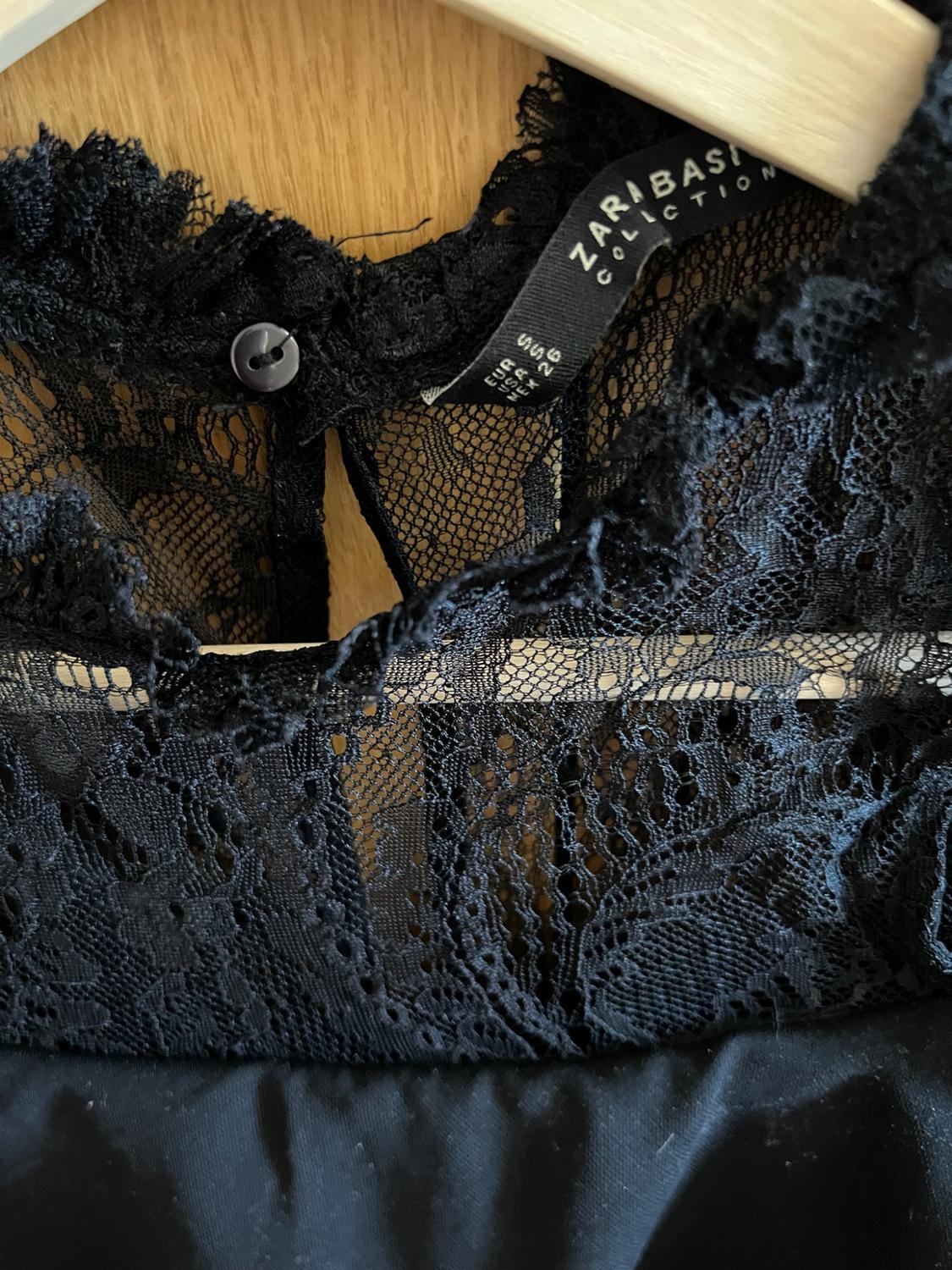 JUMPSUIT WITH LACE AND RUFFLE - Image 3