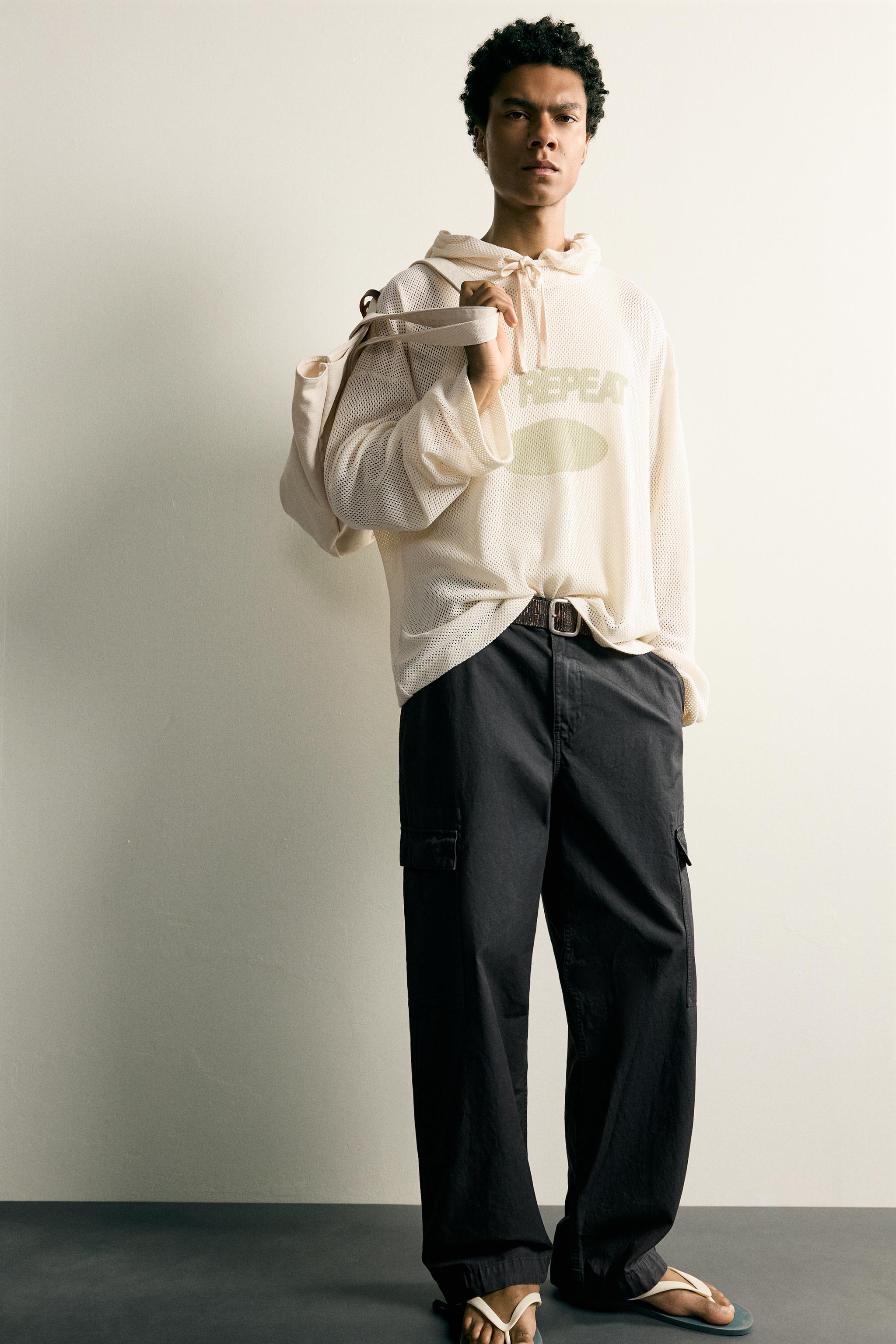 RELAXED FIT HOODIE SWEATSHIRT