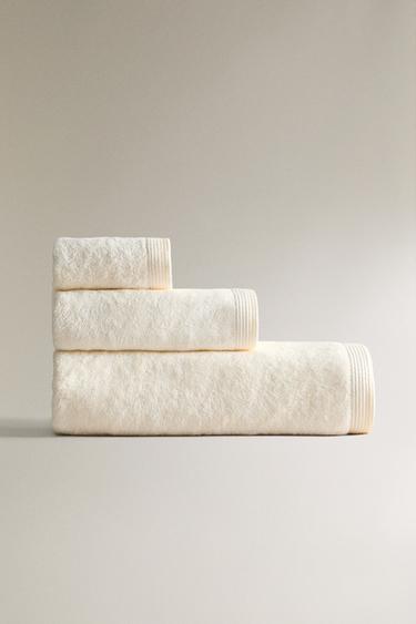 SERVIETTE DE BAIN MÉLANGE SOIE (600 GXM²) - Ivoire de Zara - Image 0