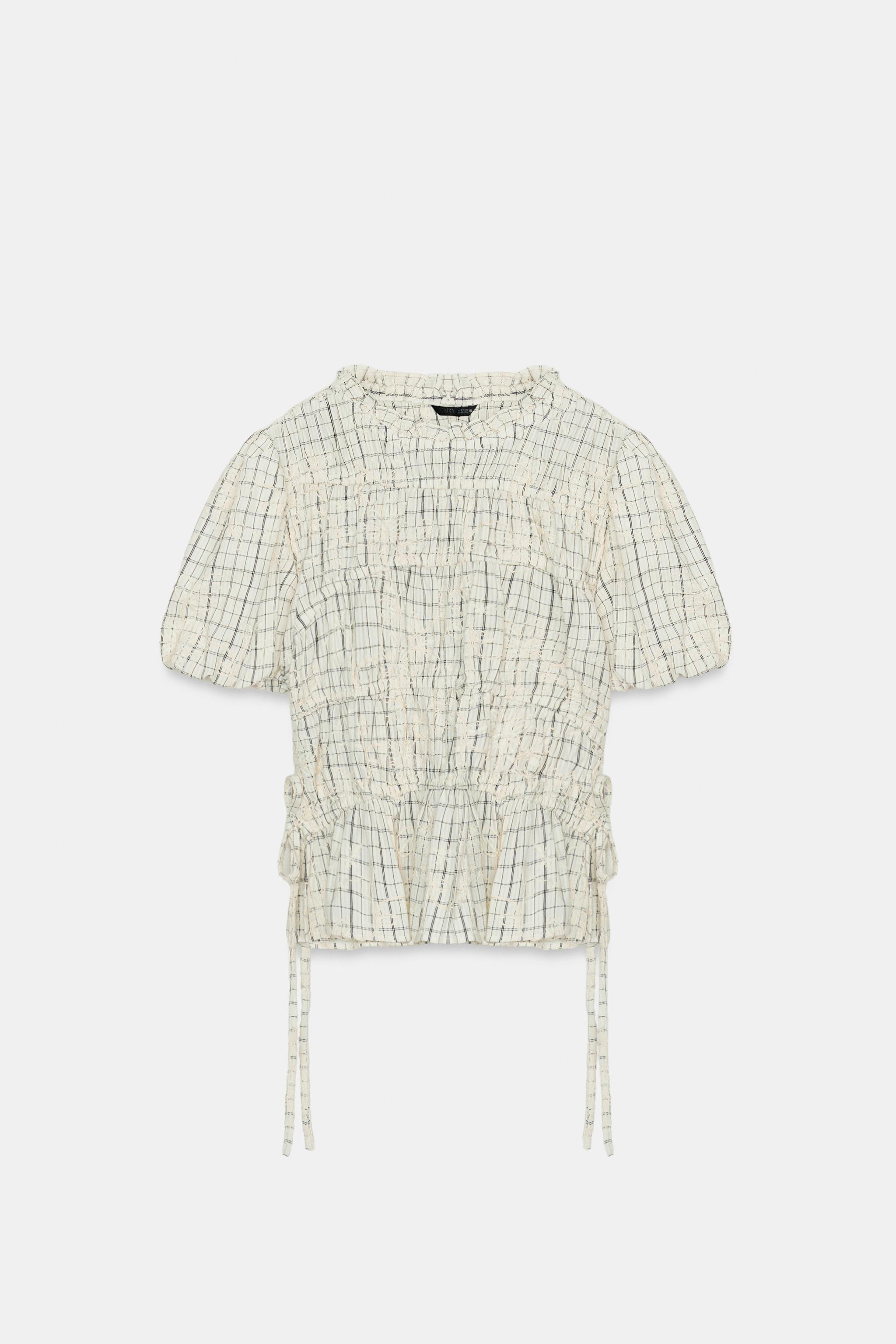 TOP CARREAUX BRODÉS ET LACETS