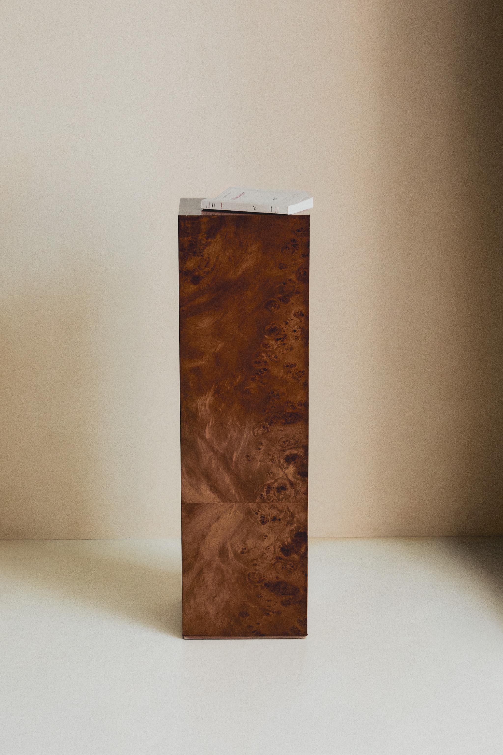 BURL WOOD PEDESTAL