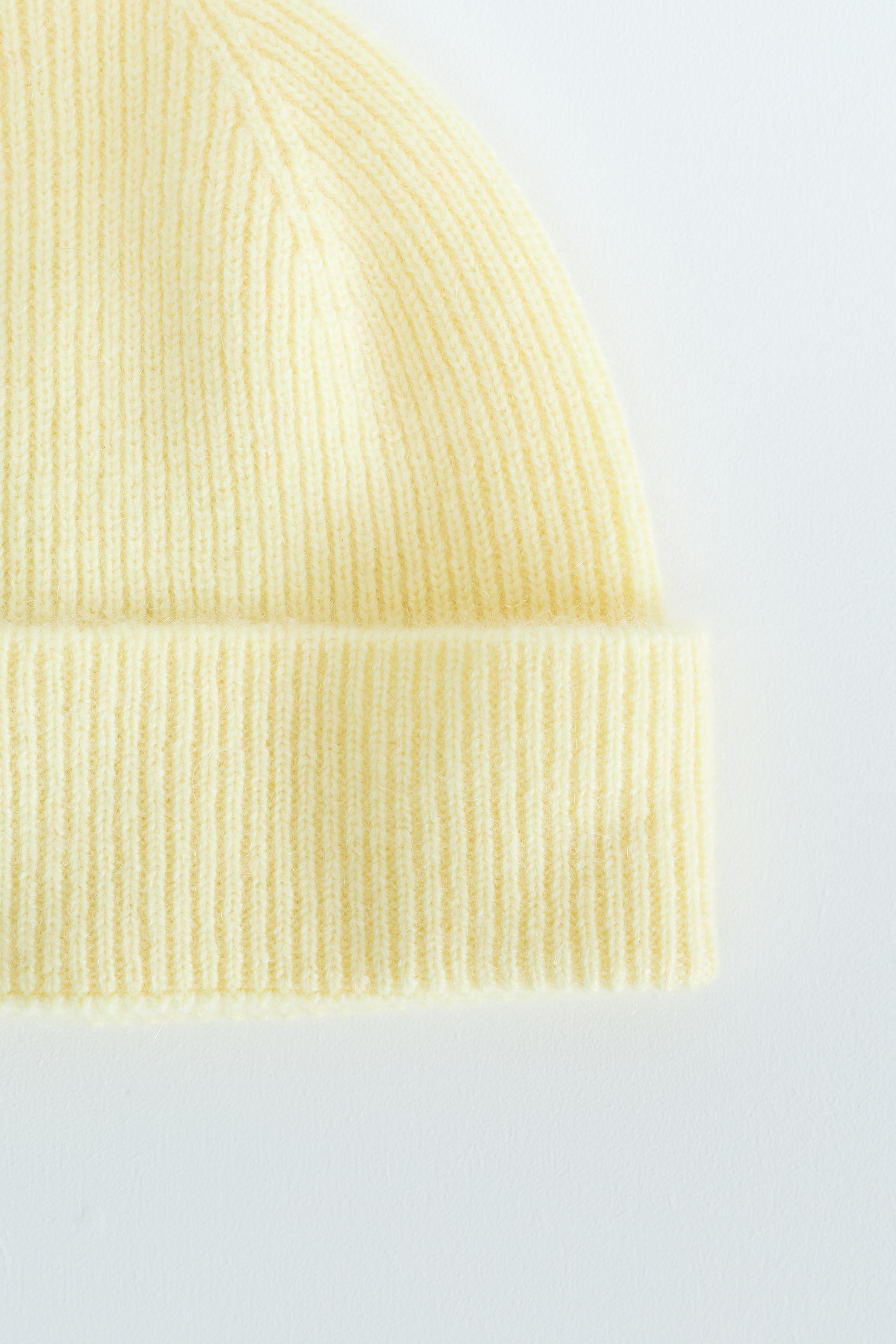 100% CASHMERE BEANIE — Light yellow