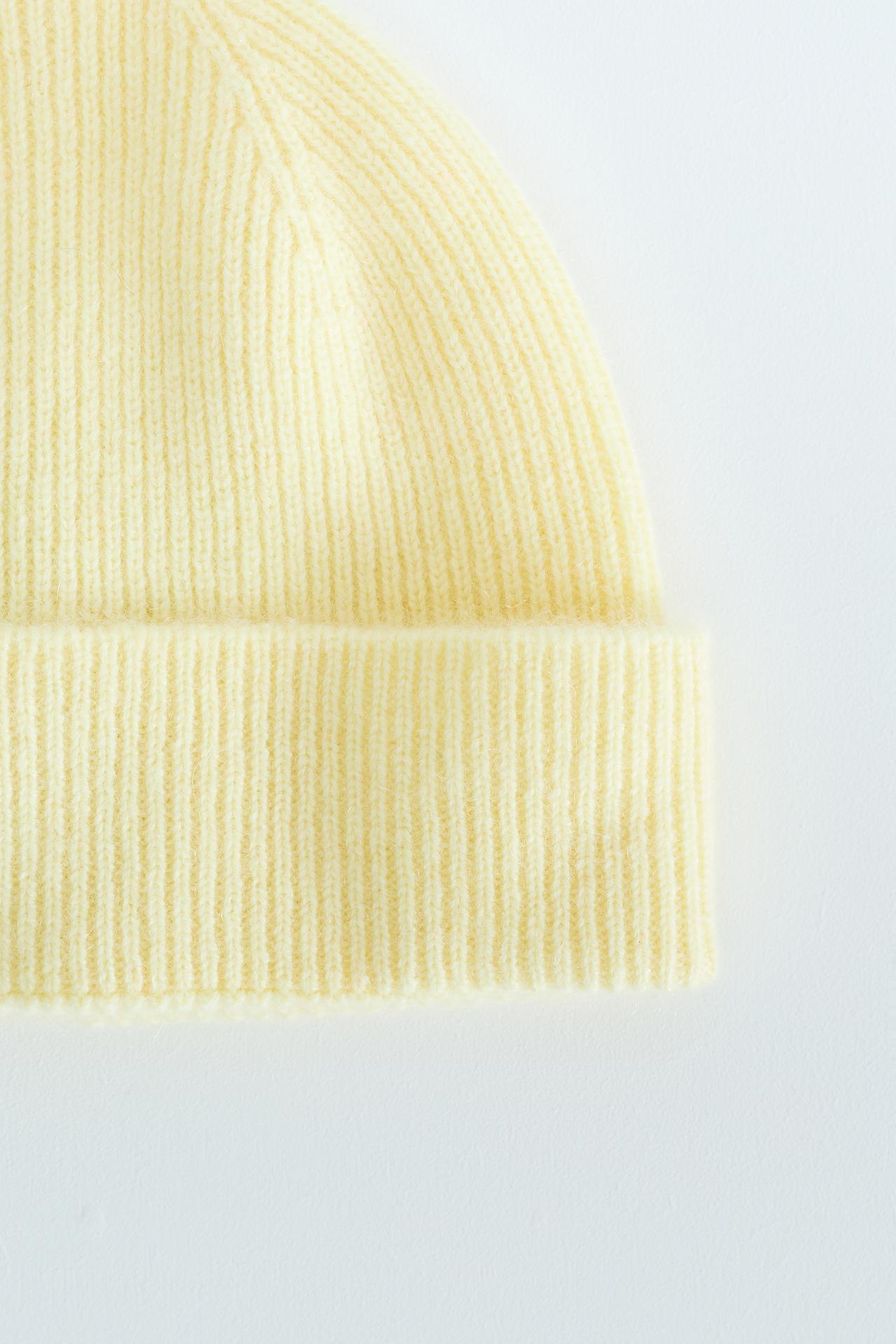 ZARA TIMELESS - 100% CASHMERE HAT — Light yellow