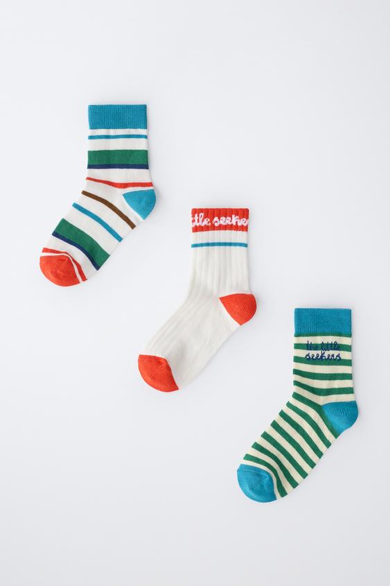 LOT DE TROIS PAIRES DE CHAUSSETTES MI-HAUTES À RAYURES ISABELLE VANDEPLASSCHE © - Multicolore de Zara - Image 3