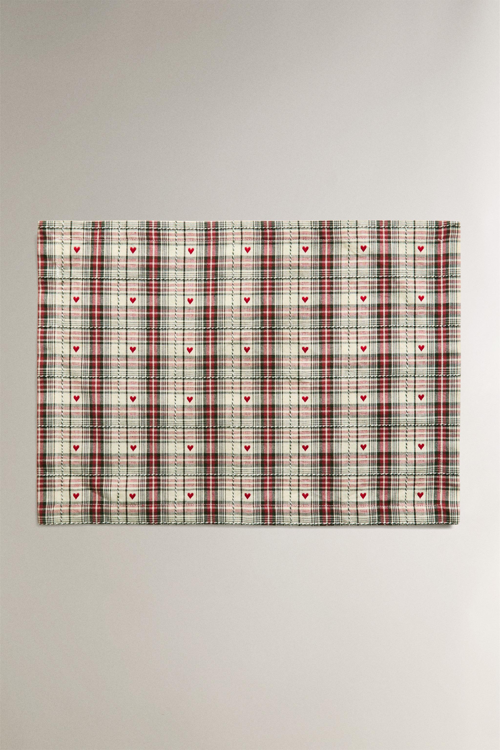 DYED THREAD CHRISTMAS HEART PLACEMAT (PACK OF 2)