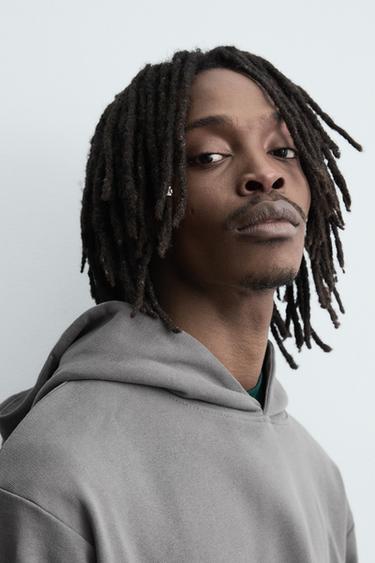 DESSUADORA AMB CAPUTXA BÀSICA - Gris antracita de Zara