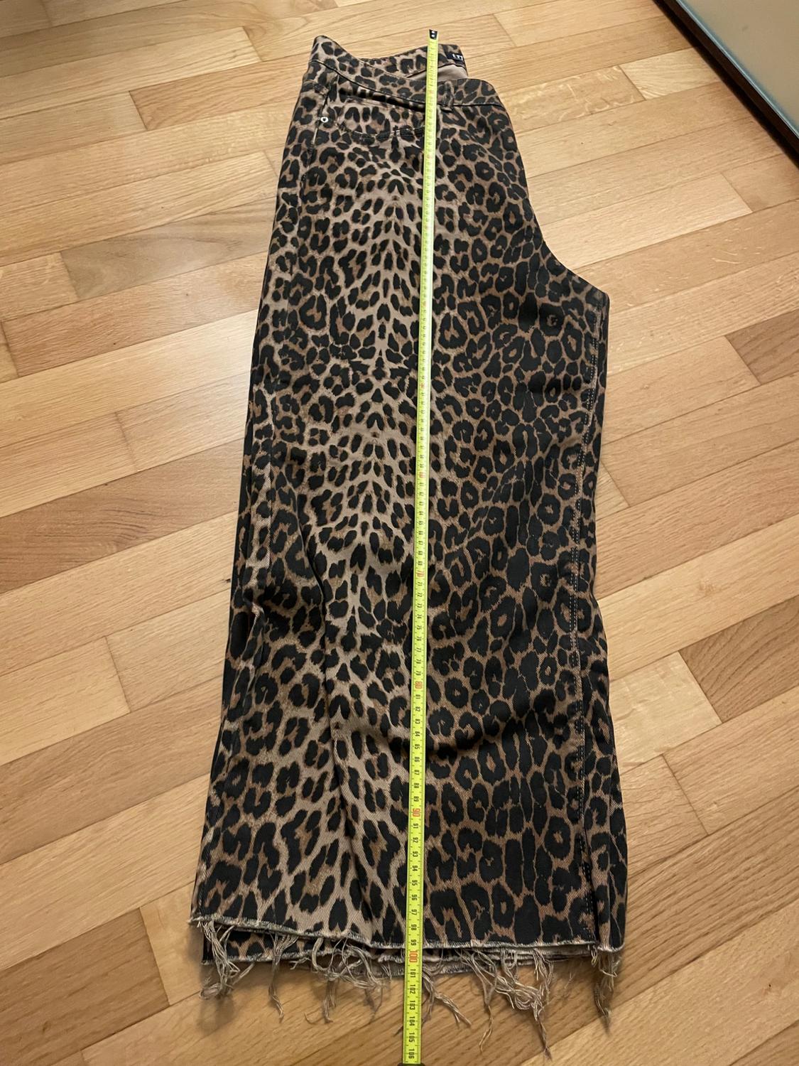 MID-RISE ANIMAL PRINT CULOTTE JEANS - Image 5
