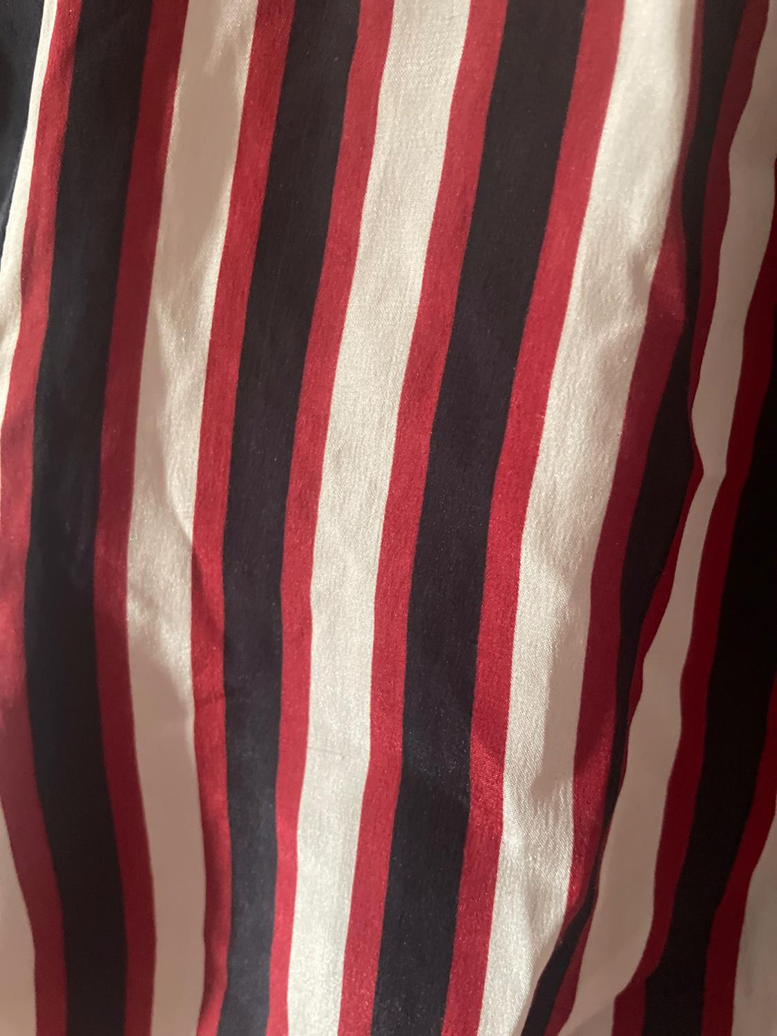 BRAND NEW WITHOUT TAG, NEVER WORN ZARA 100 SILK HIGH LOW BLOUSE. IN COLORS RED, BLACK, AND WHITE. SIZE SMALL. - Image 8
