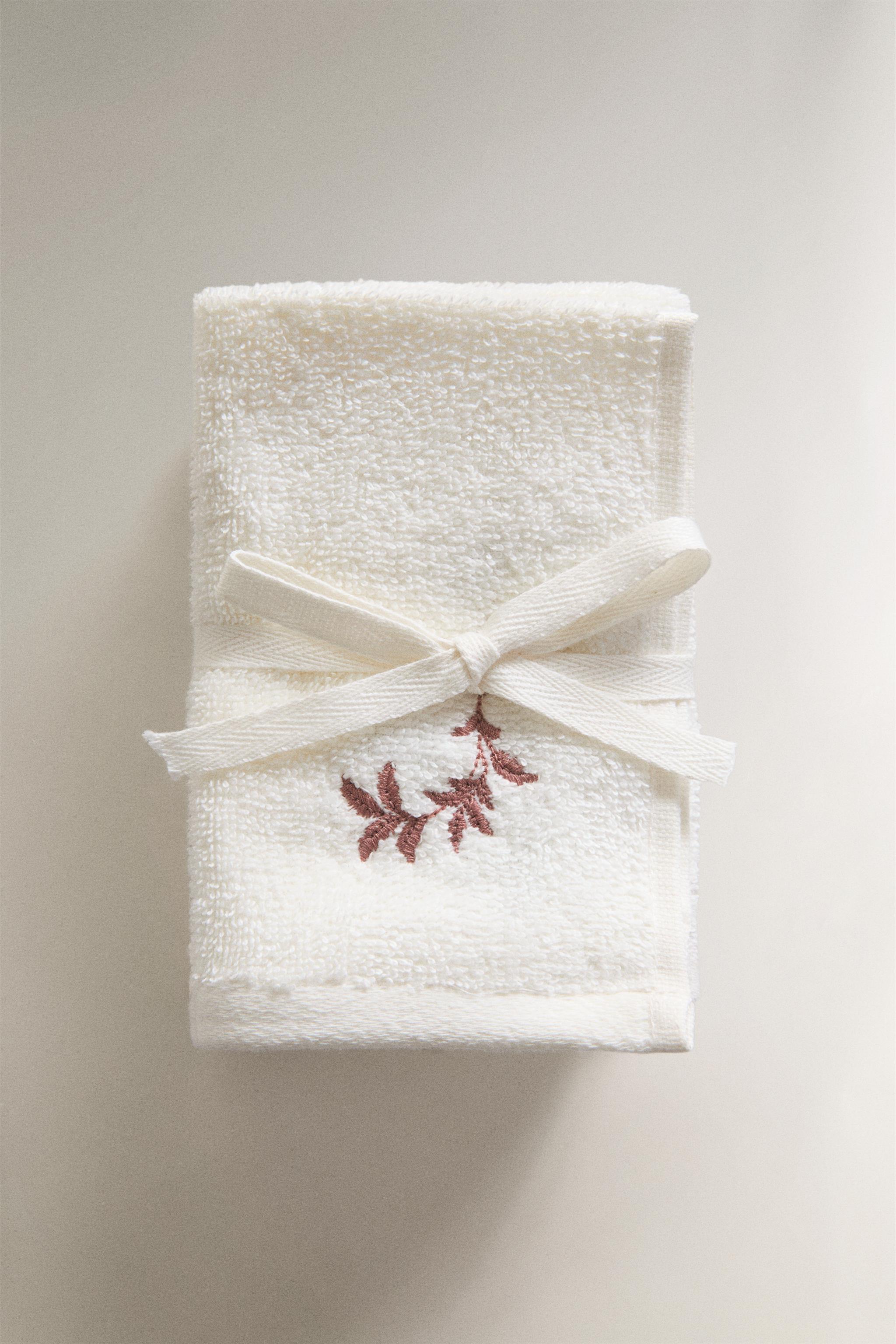 BATH MAT WITH PLANT EMBROIDERY — Pale pink