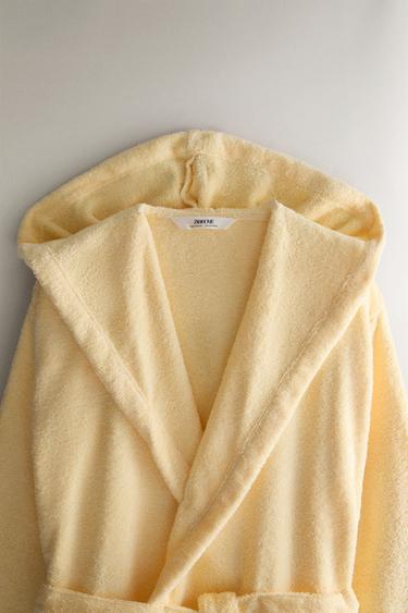 HOODED BATHROBE (360 GXM²) — Light yellow 2