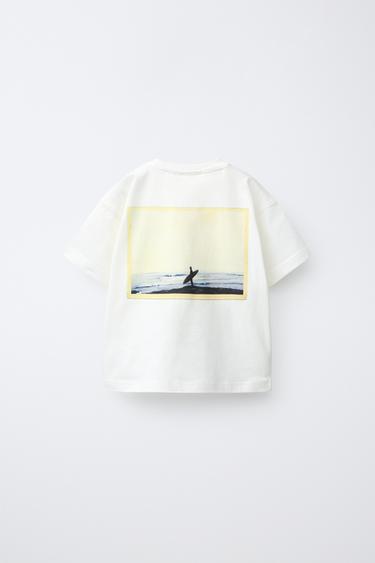 تيشرت PUKAS SURF بشعار مصور - أبيض الخاص بـ Zara