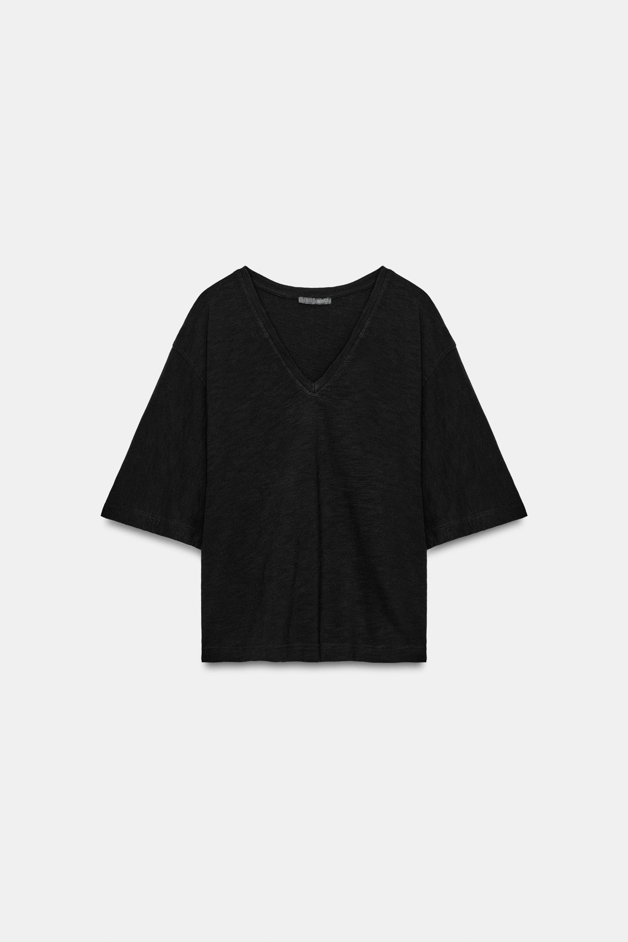 V-NECK T-SHIRT — Black