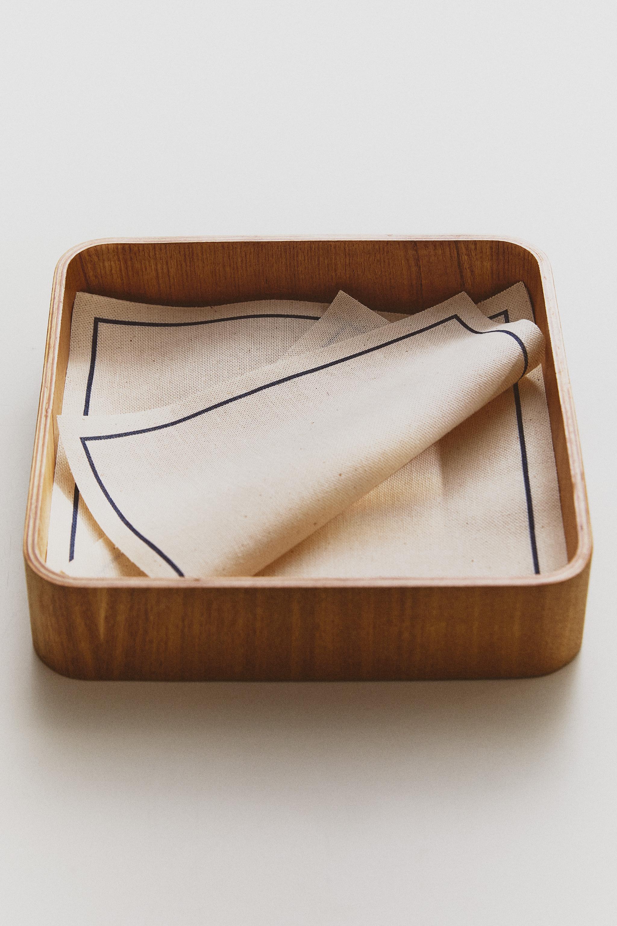 WOODEN NAPKIN HOLDER