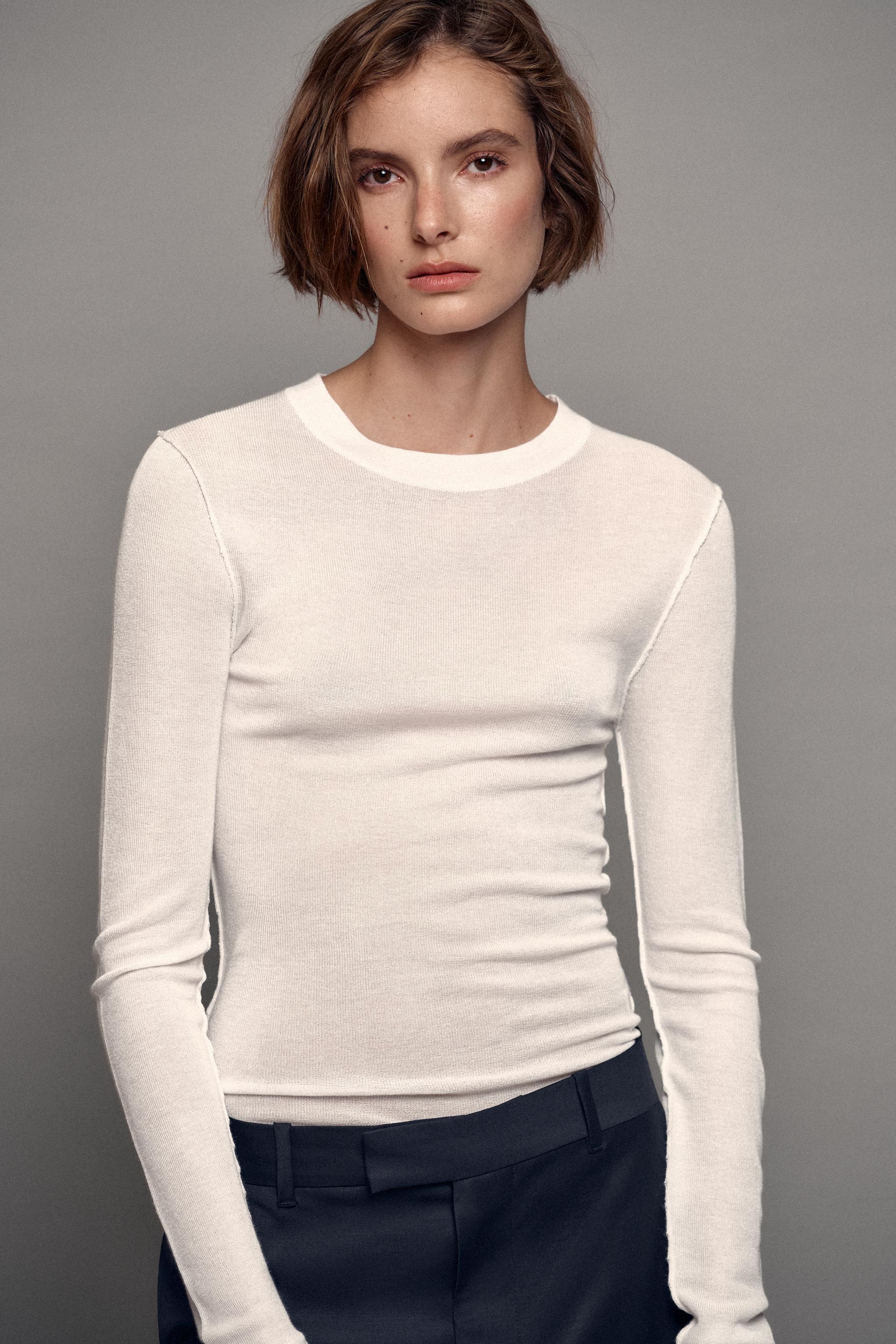 PULL EN MAILLE FINE À RAYURES