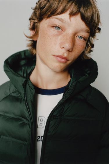 XHUP ULTRA I LEHTË ME KAPUÇ - E gjelbër nga Zara