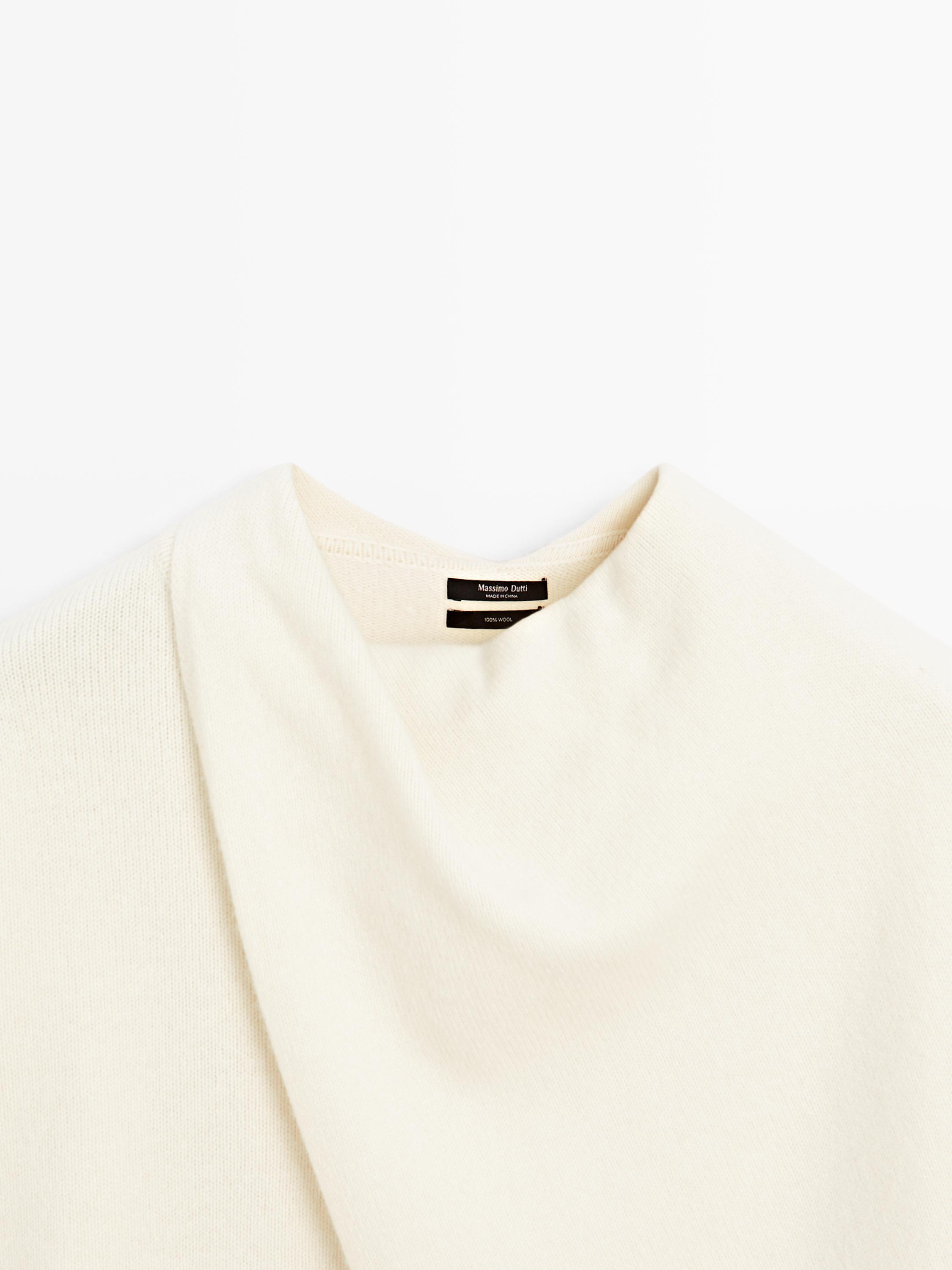 100% wool knit sweater with scarf