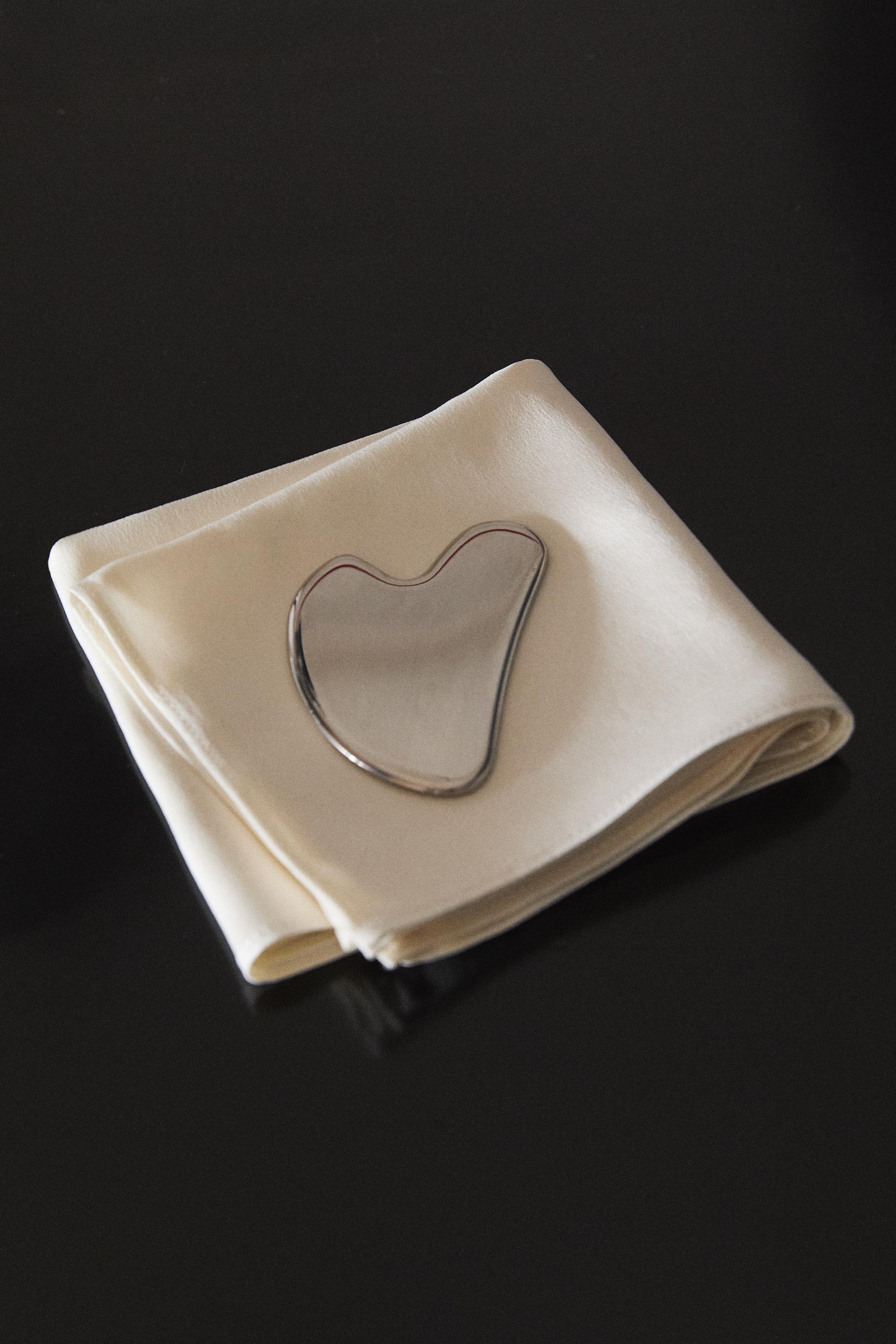 GUA SHA METAL FACIAL MASSAGER