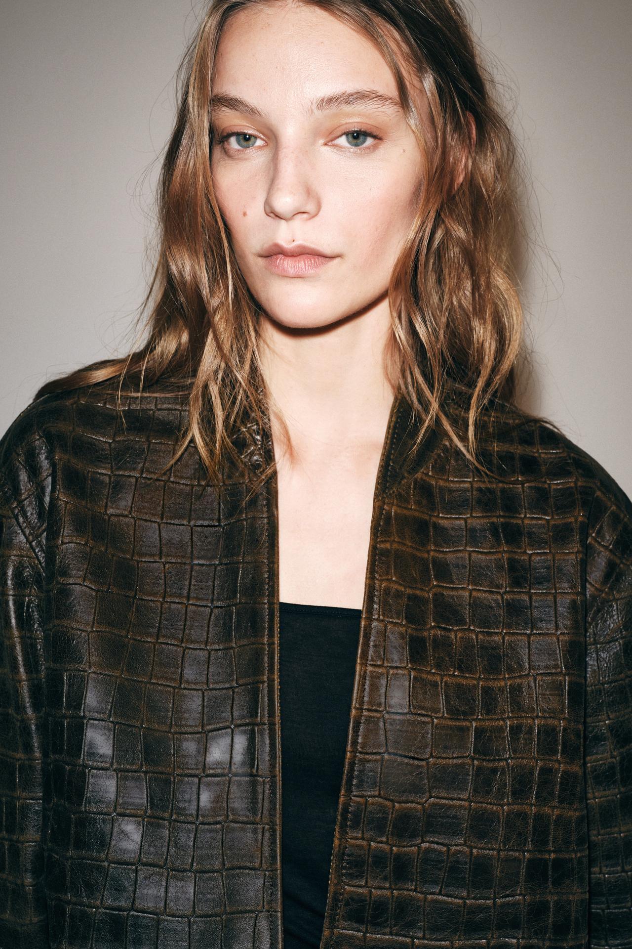 ZW COLLECTION 100% LEATHER DISTRESSED CROPPED JACKET — Brown