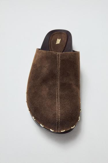 LEATHER CLOGS WITH STUDS - Brown by Zara