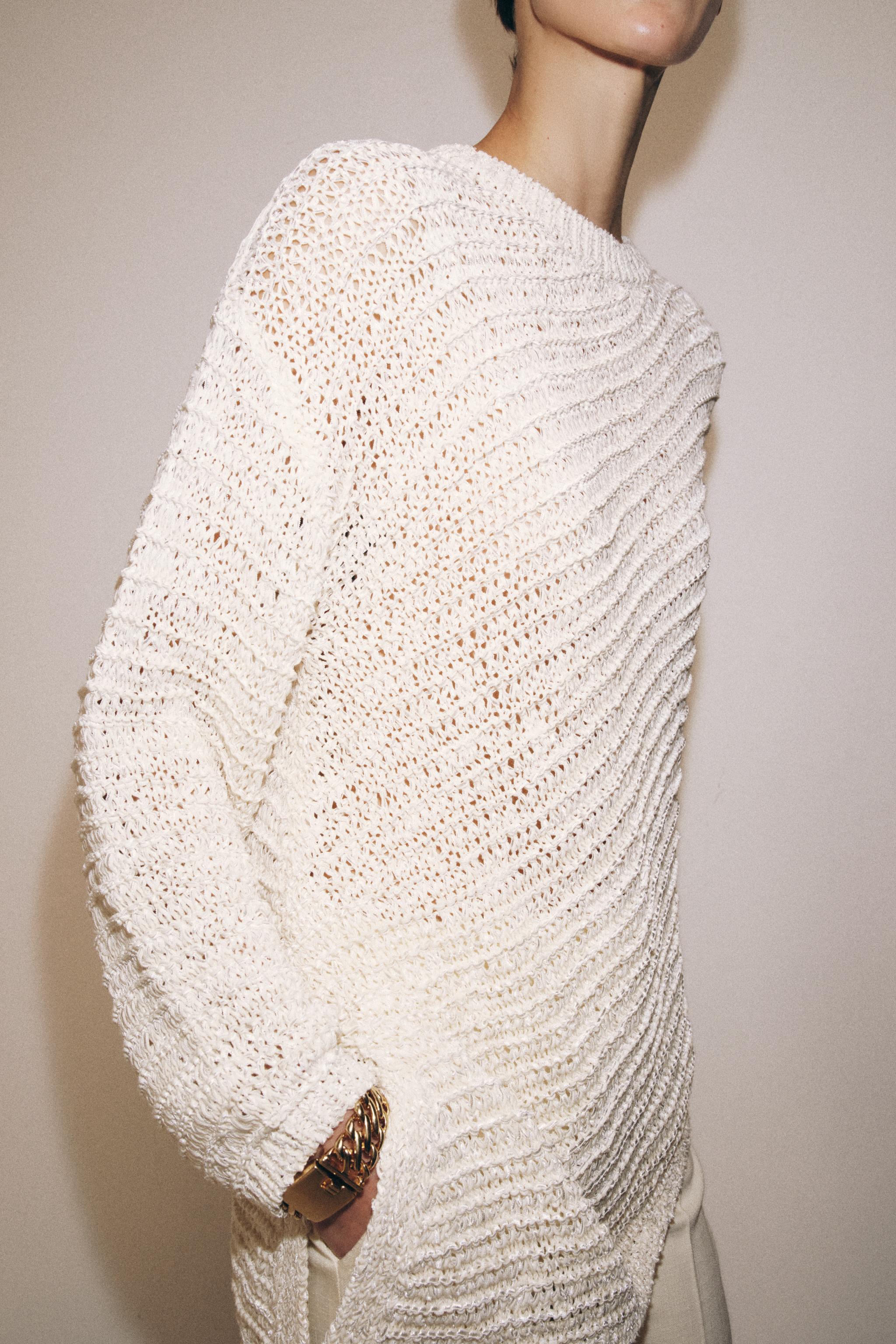 OVERSIZED ASYMMETRIC HEM JUMPER
