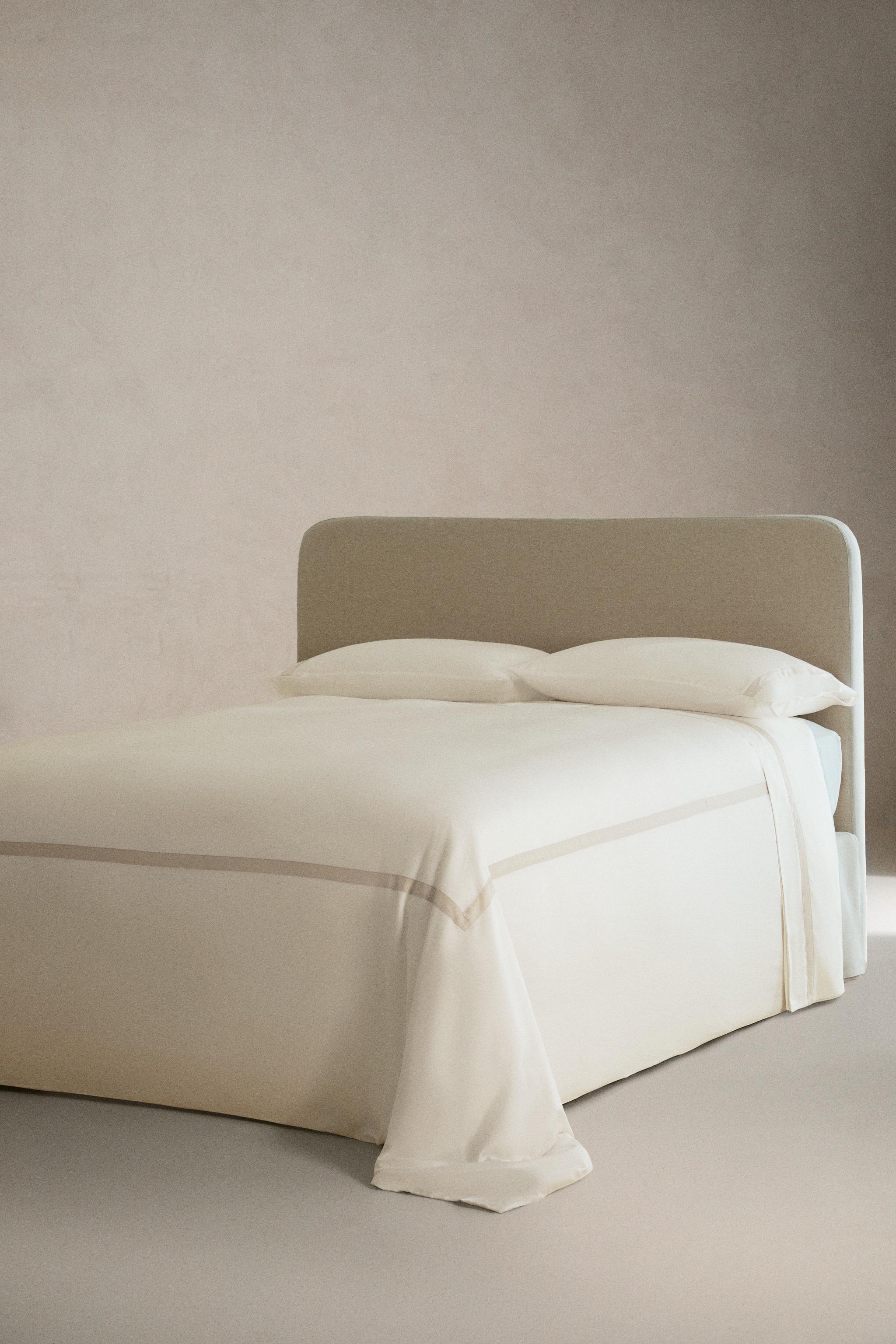 SATEEN DUVET COVER WITH BORDER (300 THREAD COUNT)