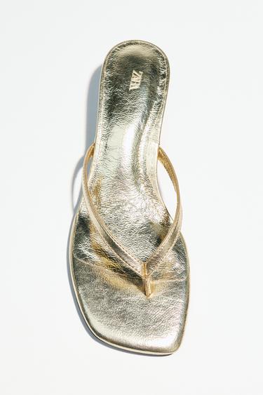 METALLIC KITTEN SANDALS - Gold by Zara