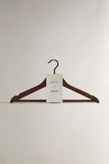 PACK OF WOODEN FINISH SHIRT HANGERS (PACK OF 2) - Dark brown by Zara - Image 3