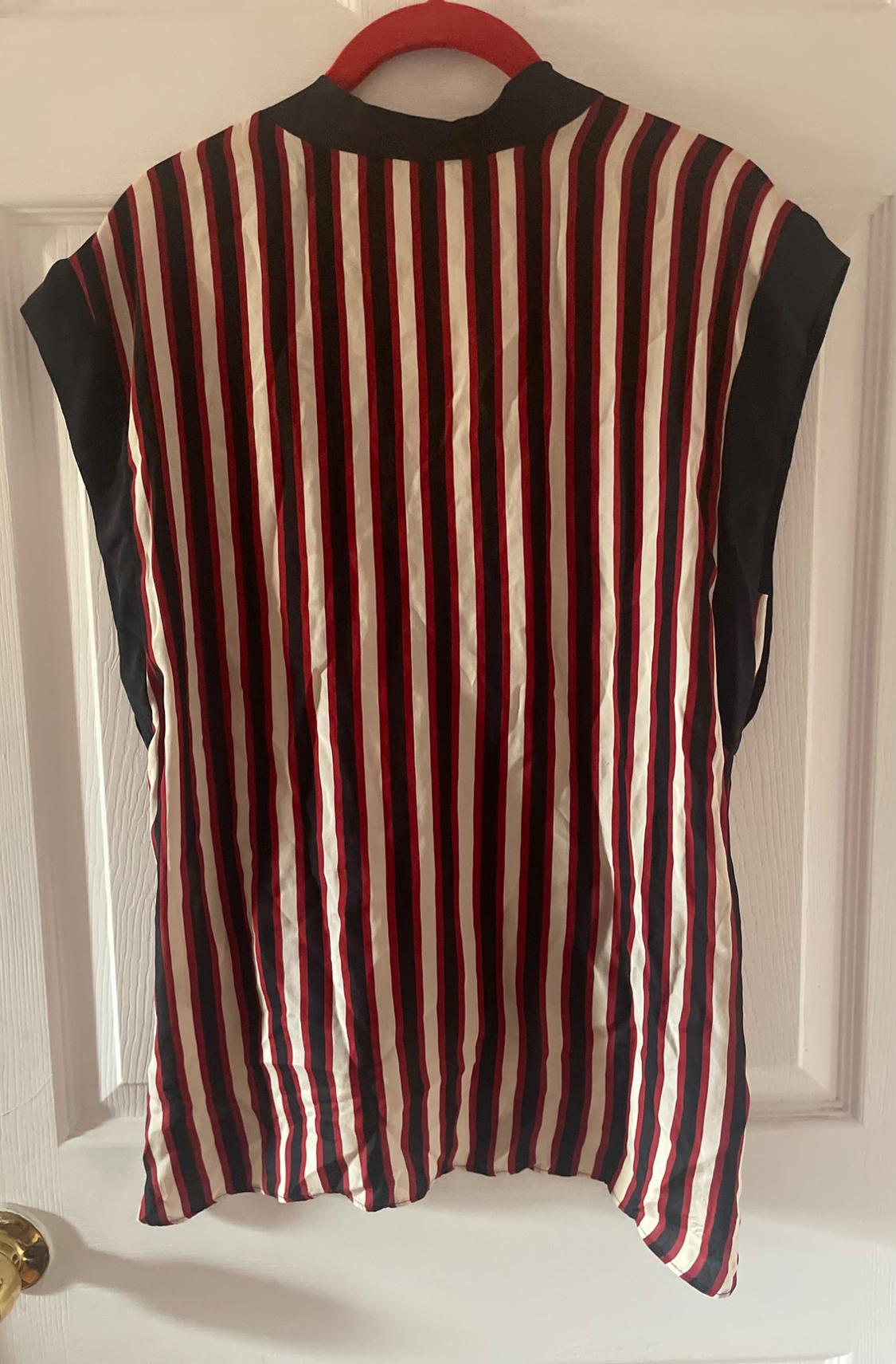 BRAND NEW WITHOUT TAG, NEVER WORN ZARA 100 SILK HIGH LOW BLOUSE. IN COLORS RED, BLACK, AND WHITE. SIZE SMALL. - Image 3