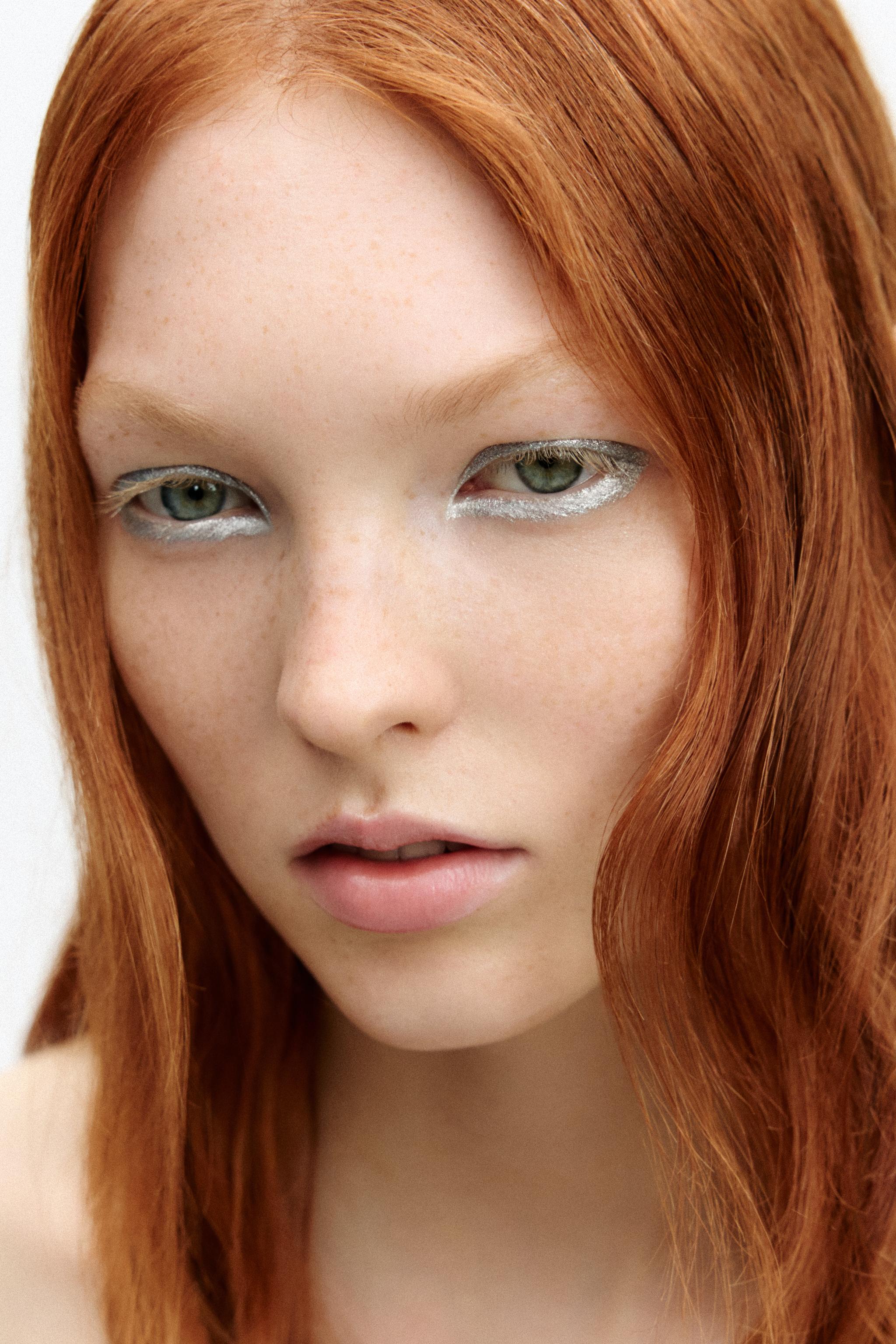 DELICATE METALS EYE GLOSS