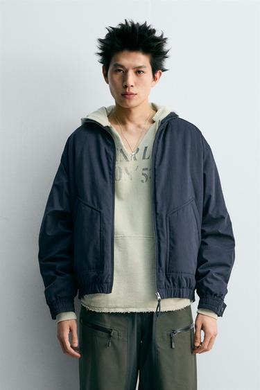 撥水加工入りテクニカルパフジャケットネイビーブルーZaraの撥水加工入りテクニカルパフジャケット - ネイビーブルー 