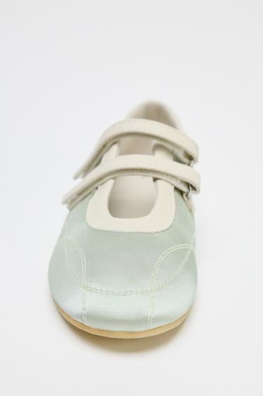 BALLERINES SURPIQÛRES EFFET SATINÉ - Vert de Zara - Image 5
