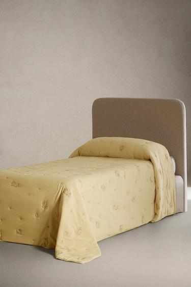CHILDREN'S TOY STORY ©DISNEY/PIXAR QUILT - Yellow by Zara - Image 1