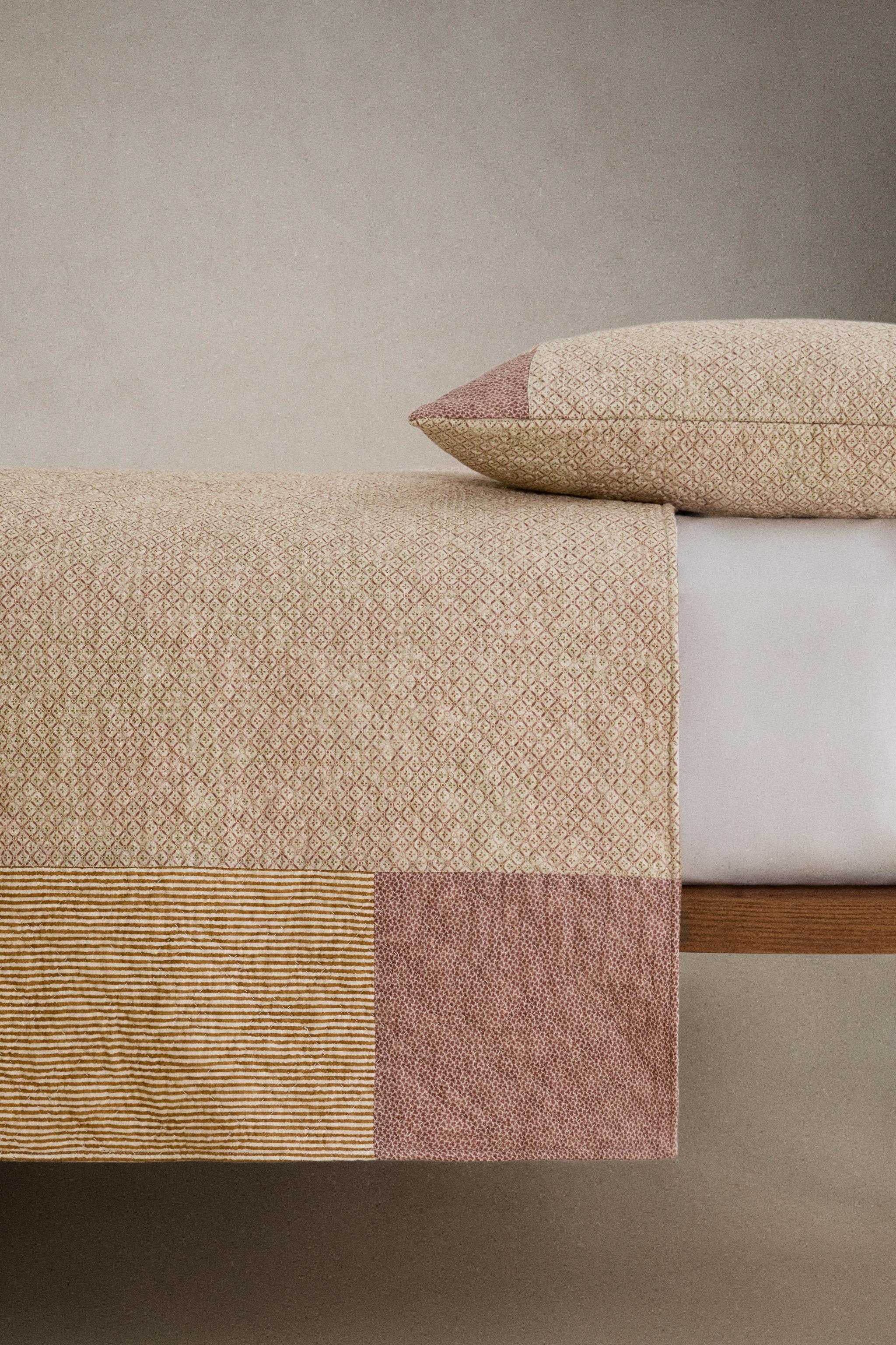 MIXED-PRINT QUILT | KATHARINE POLE