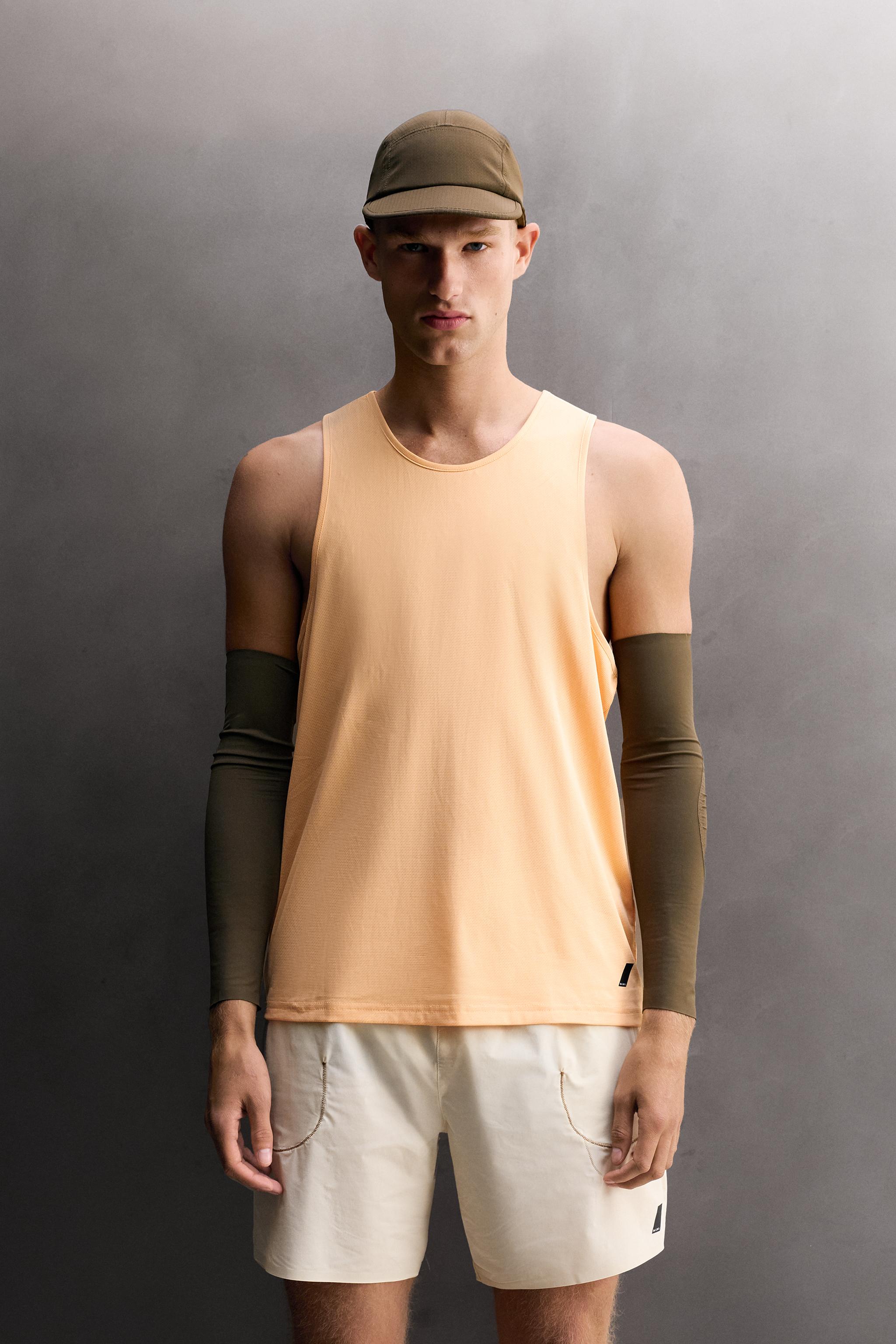 LIGHTWEIGHT RUNNING TANK TOP