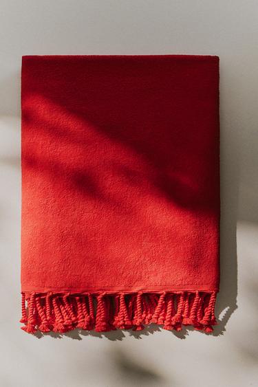 FRINGED COTTON BEACH TOWEL - Red by Zara