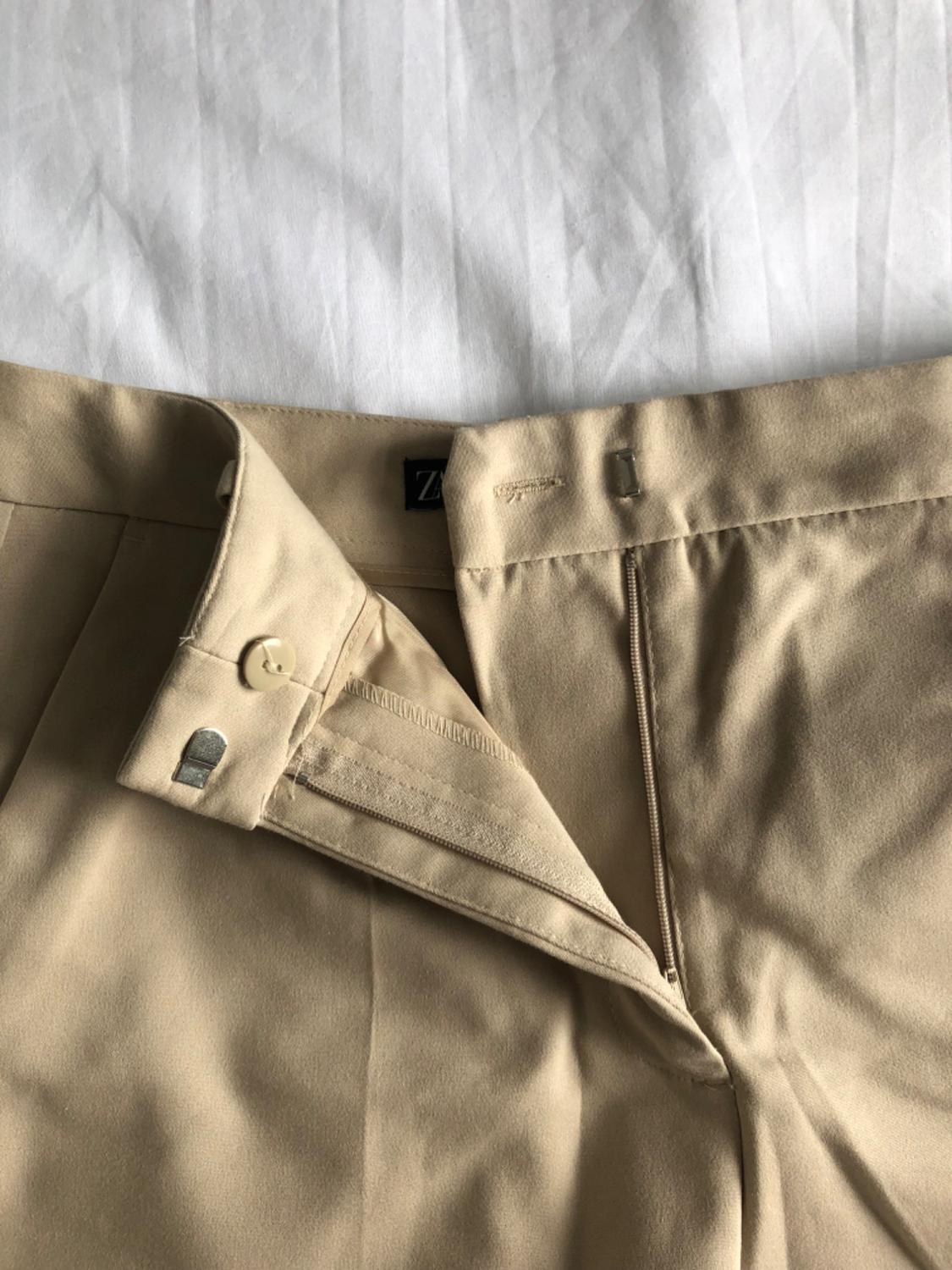 DARTED HIGH-WAIST BERMUDA SHORTS - Image 3