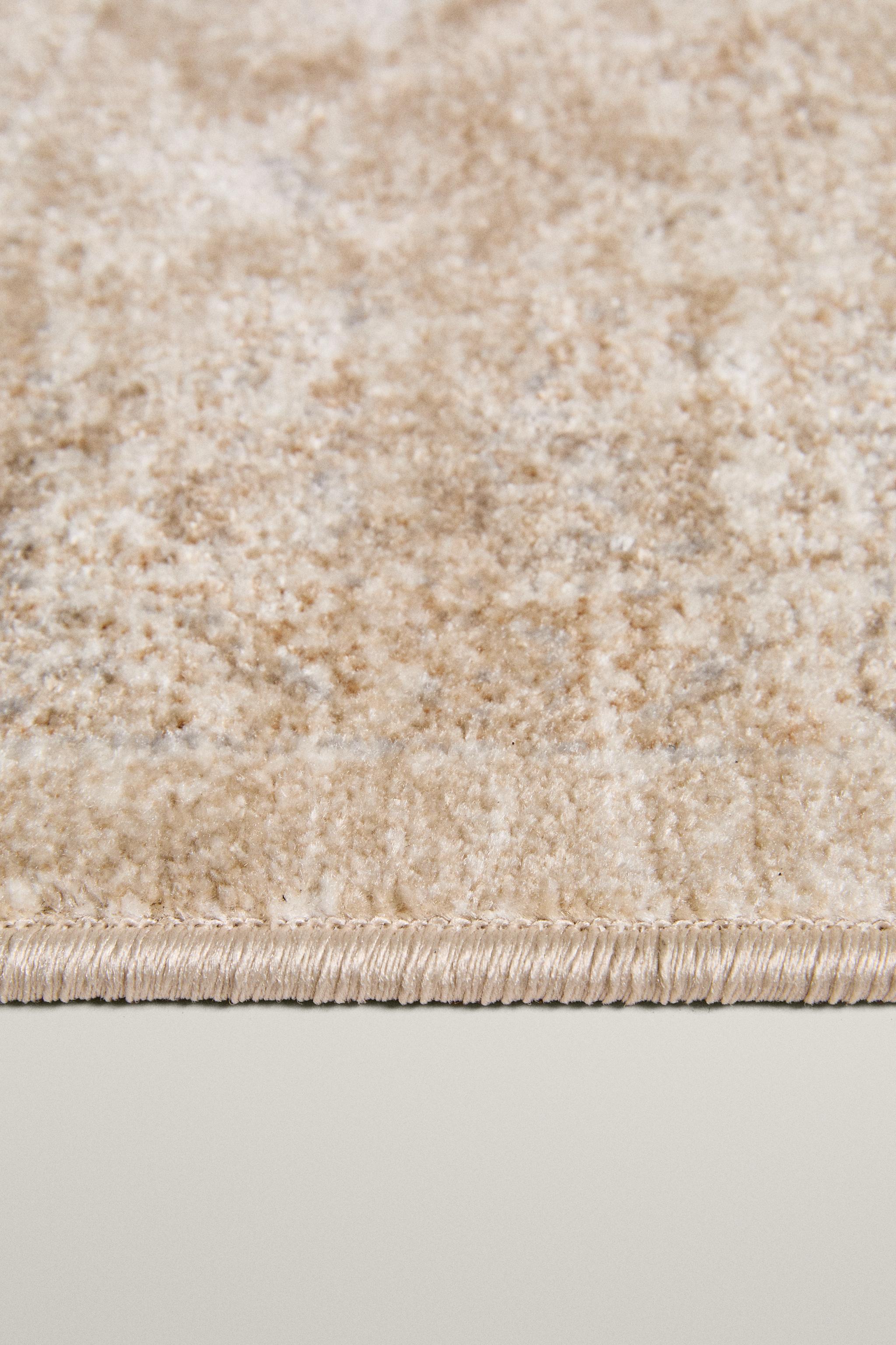 VINTAGE STYLE AREA RUG