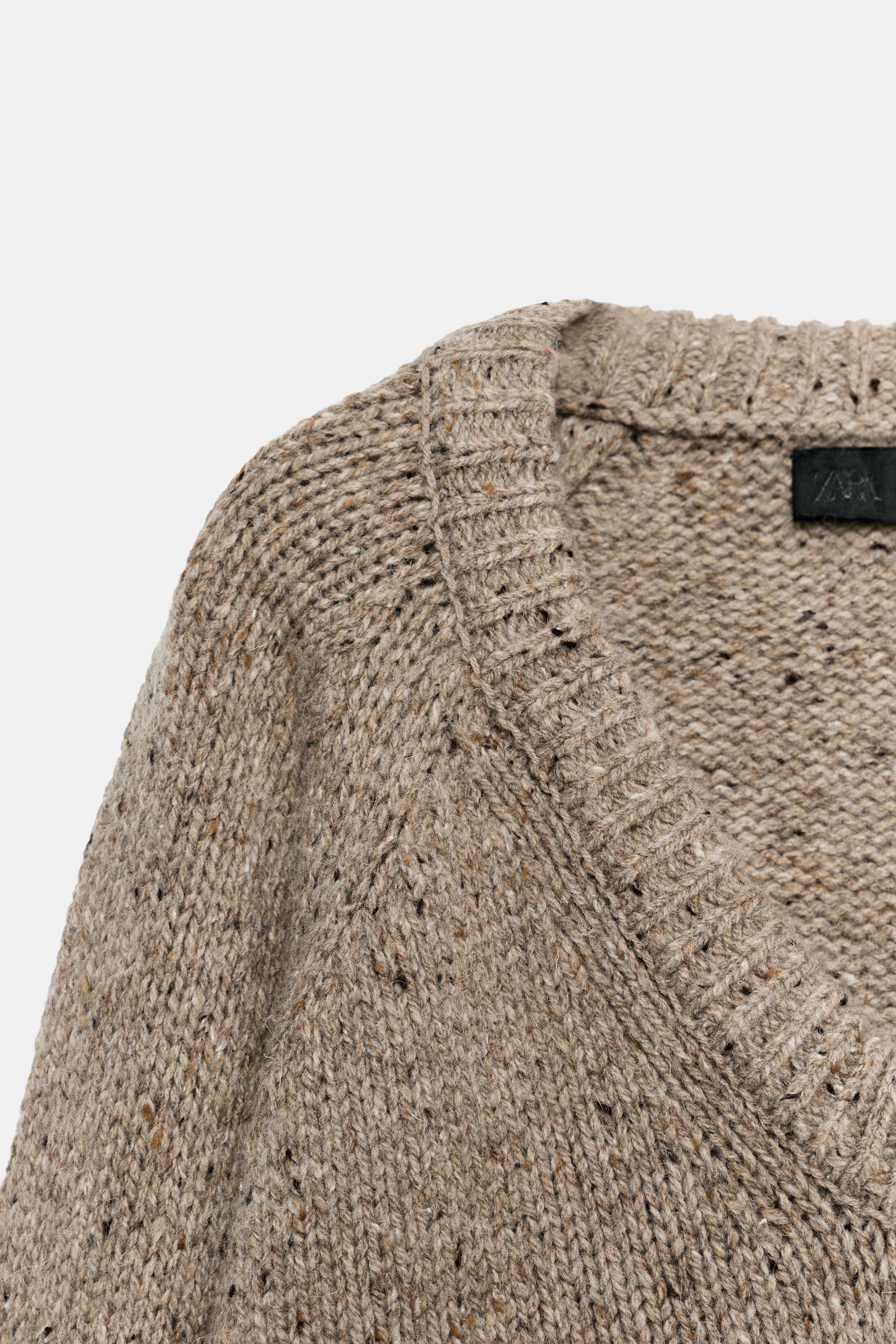 WOOL ROUND NECK SWEATER