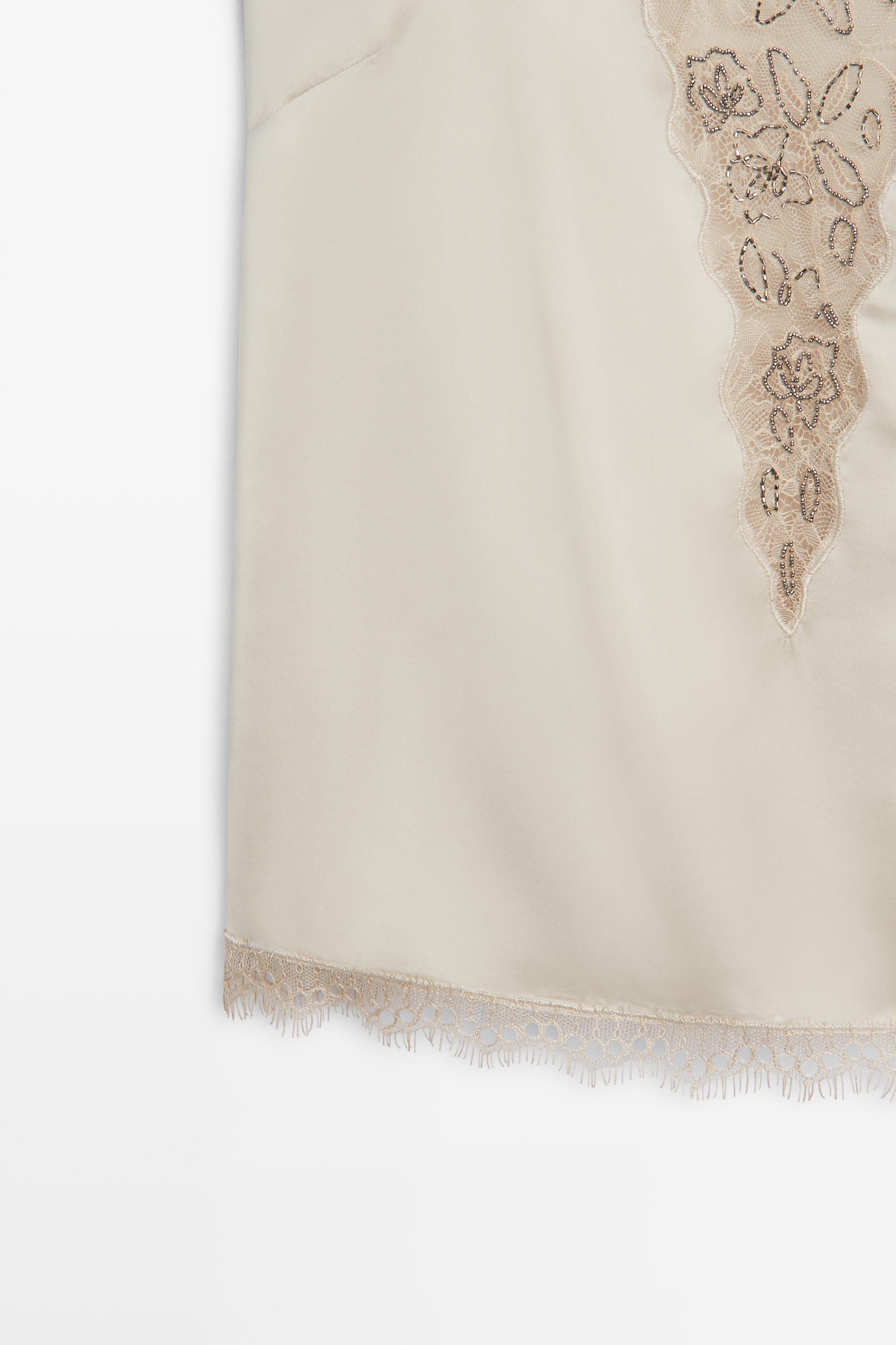 Top esprit lingerie à fines bretelles et détail dentelle
